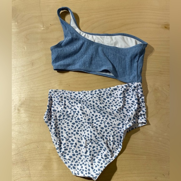One-Shoulder Blue and White Bikini Set Large (DV) - Picture 11 of 12